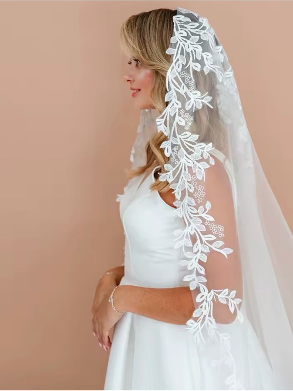 Classic White Lace Edge Bridal Veil - Elegant Wedding Accessory